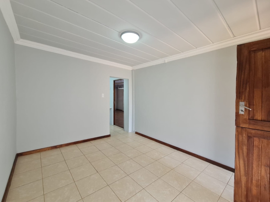 To Let 2 Bedroom Property for Rent in Ifafi North West